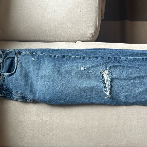 Women’s Zara Blue Distressed Jeans - Picture 1 of 3